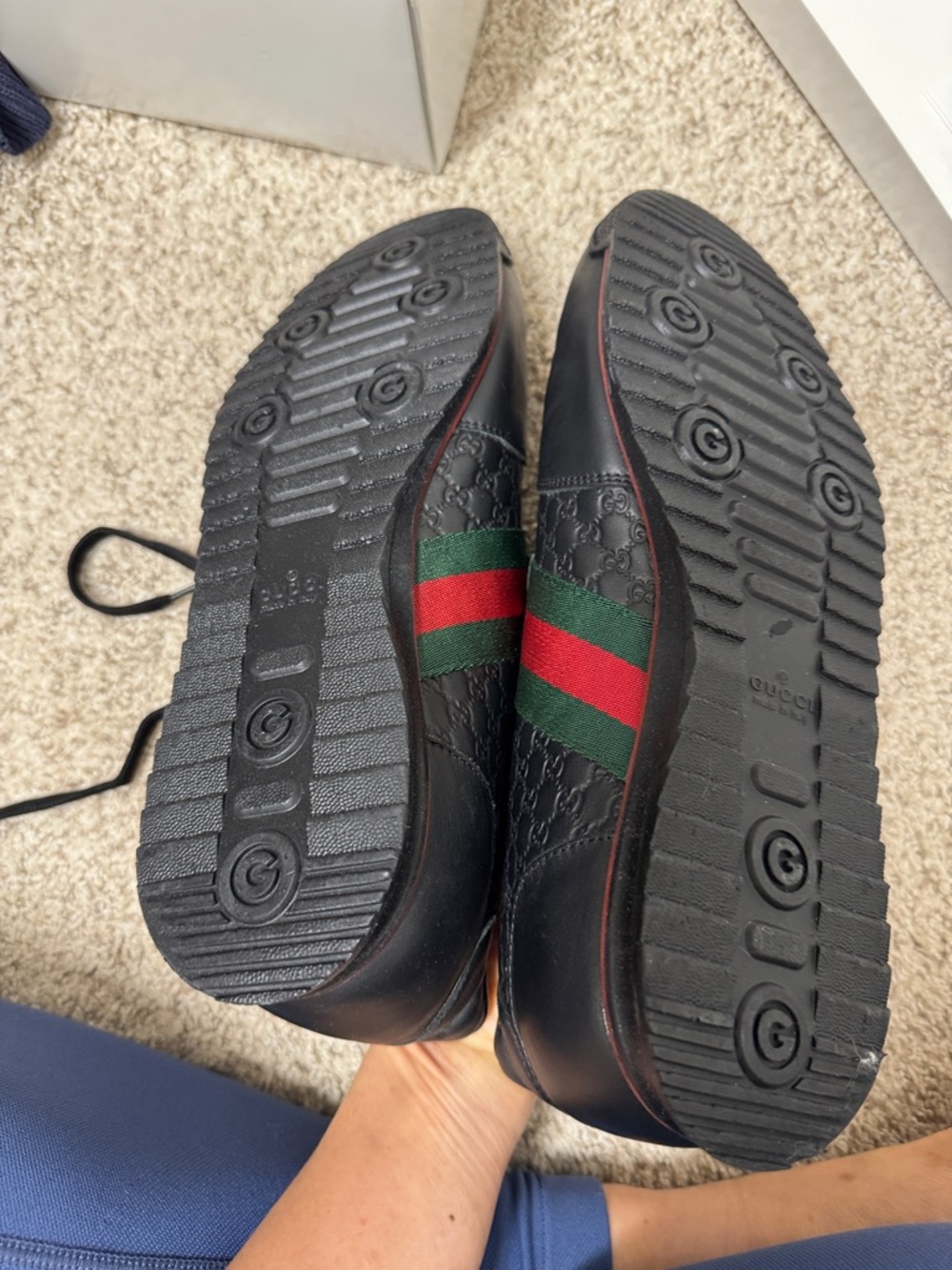 Gucci Black Leather Men’s Low-Top Sneaker with Red and Green Web - Picture 2 of 5